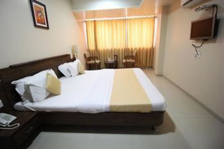 Room 7 of 28
