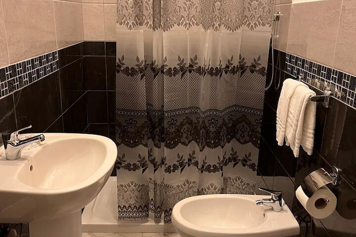 Room 26 of 37
