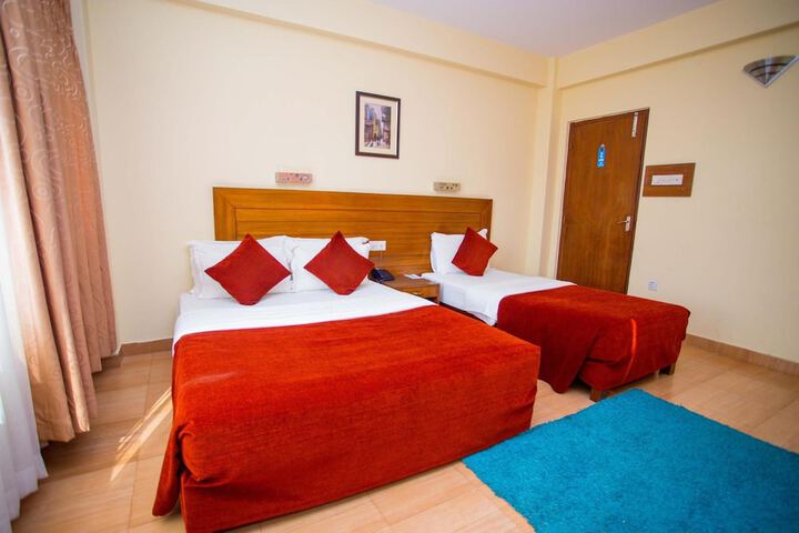 Room 9 of 42
