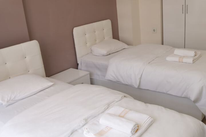 Room 3 of 8