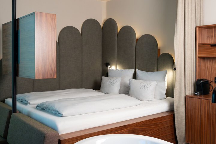 Room 47 of 122