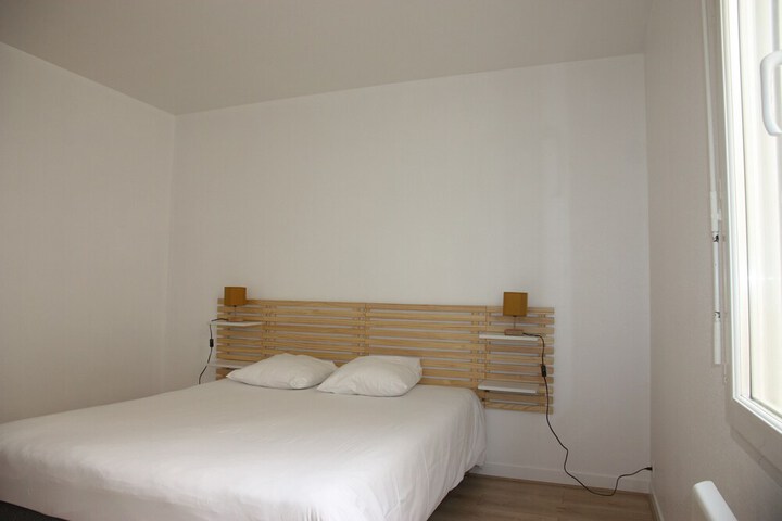 Room 11 of 50