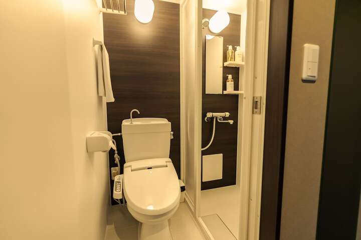 Room 45 of 77