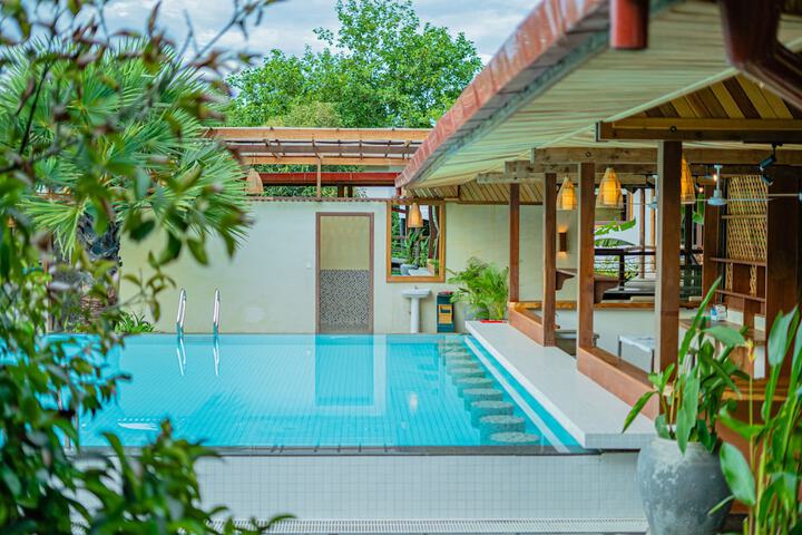 Pool 82 of 189