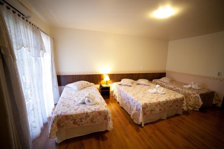 Room 34 of 181