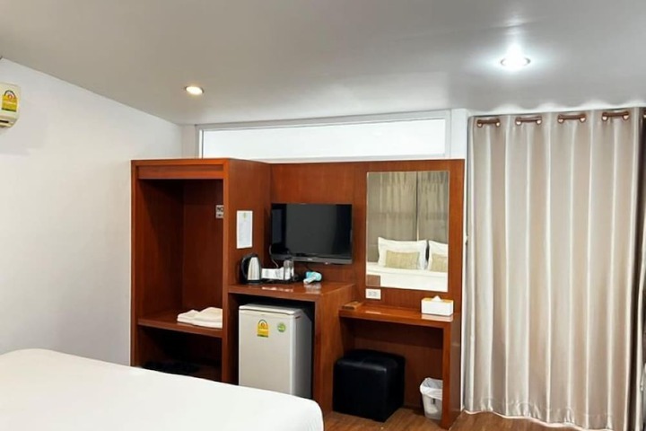 Room 85 of 149