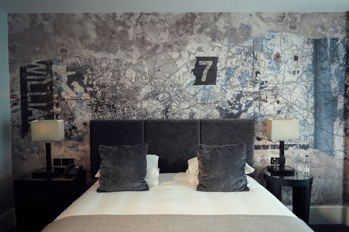 Room 8 of 85