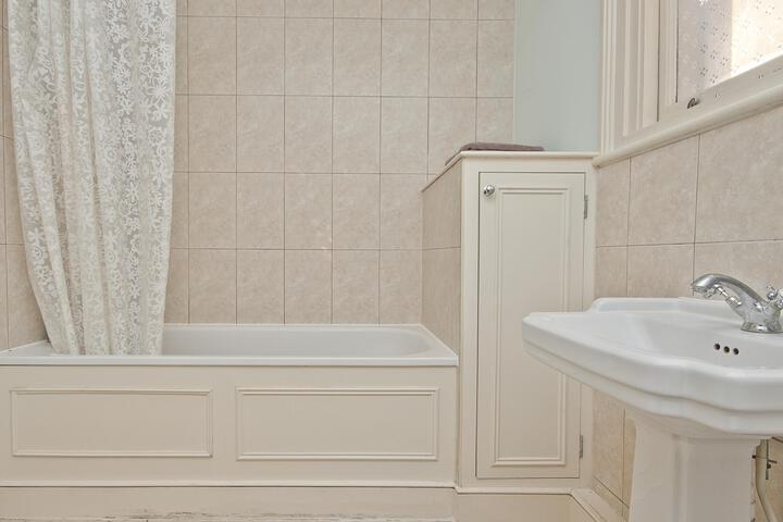 Veeve Spacious 4 Bed Off Wandsworth Common Sleeps 7