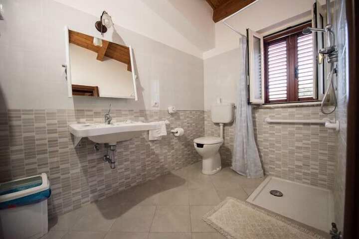 Room 15 of 47