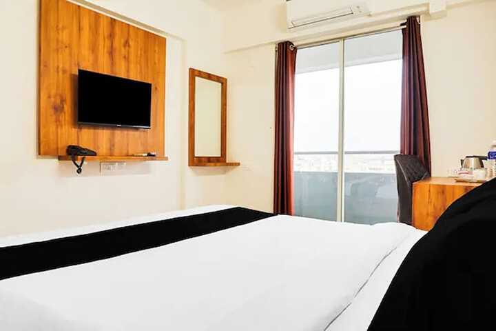 Room 7 of 28