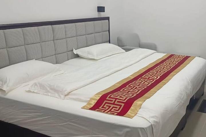 Room 4 of 31