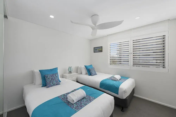 Room 2 of 17
