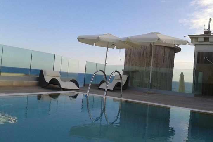 Pool 41 of 66