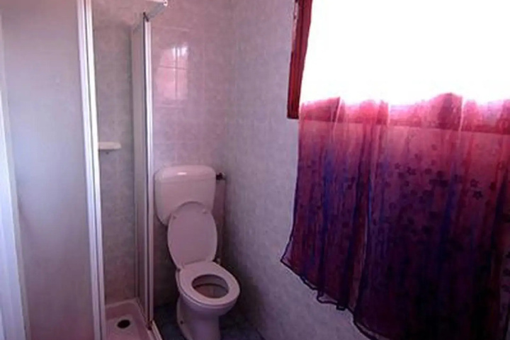 Room 6 of 9