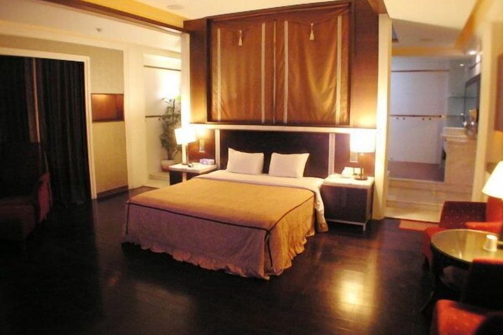 Room 9 of 52