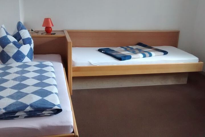 Room 5 of 50