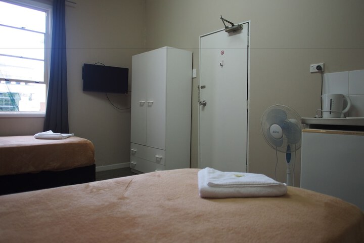 Room 16 of 52