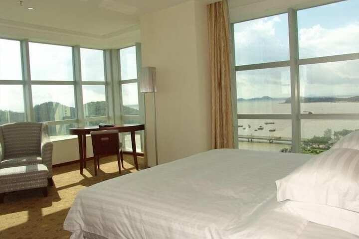 Room 3 of 22