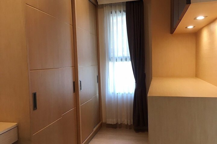 Room 6 of 27