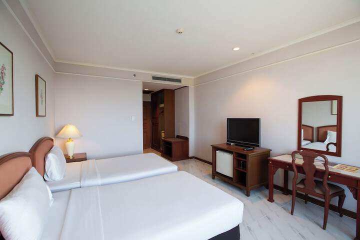 Room 7 of 49