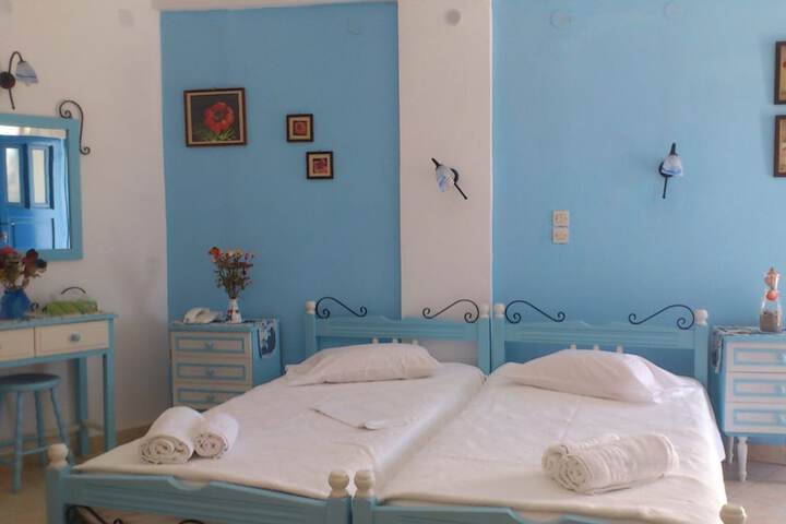 Room 11 of 96