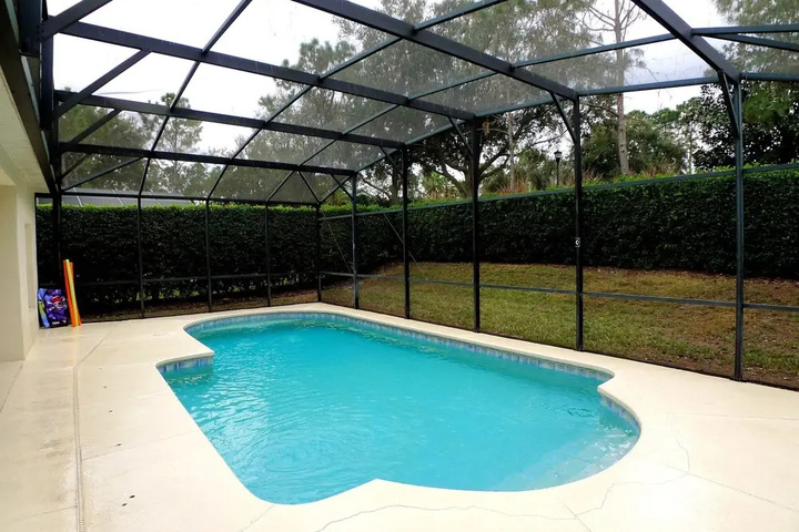 Pool 14 of 18
