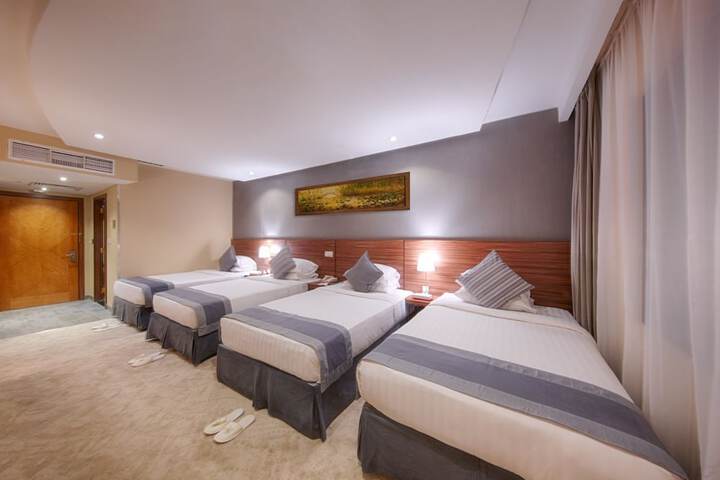 Room 8 of 31