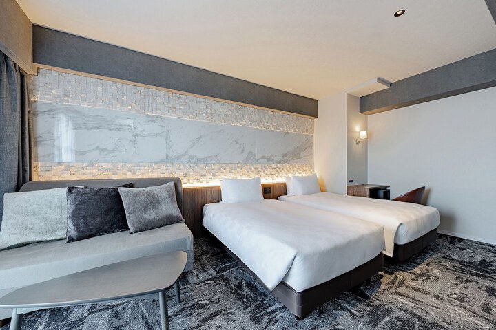 Room 12 of 46