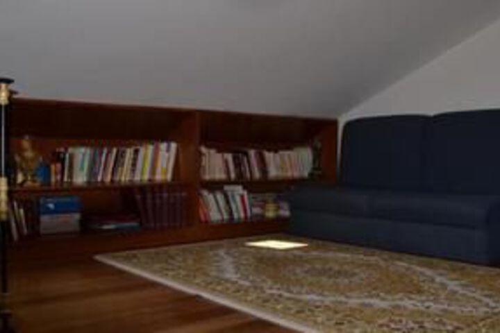 Room 21 of 28