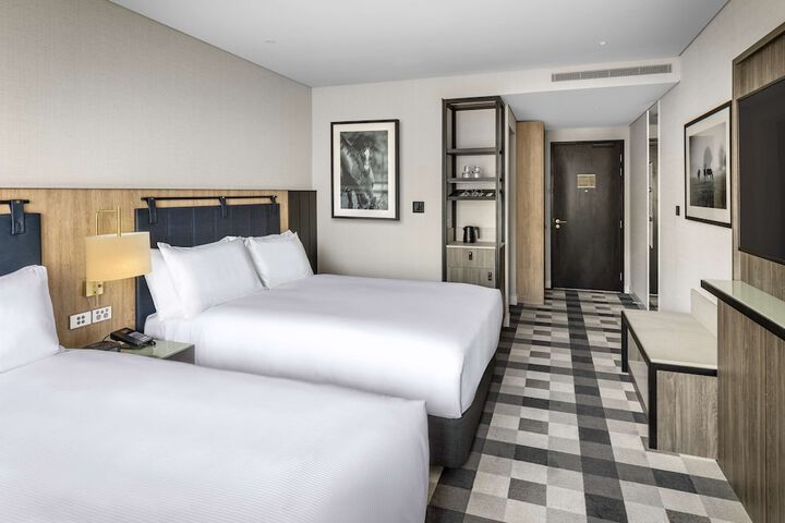 Room 10 of 80