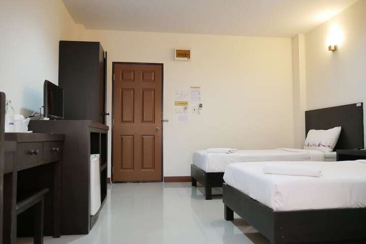 Room 9 of 31