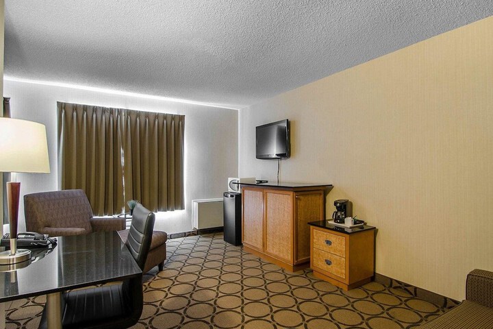 Room 7 of 35