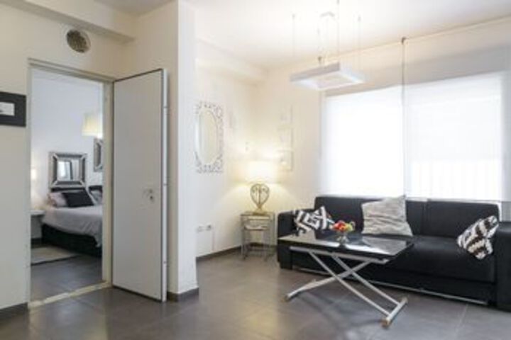 Ben Yehuda - Bograshov 1 BR with Terrace