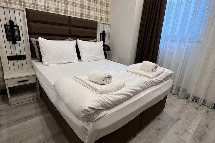 Room 5 of 23