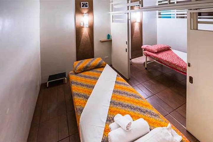 Room 44 of 60