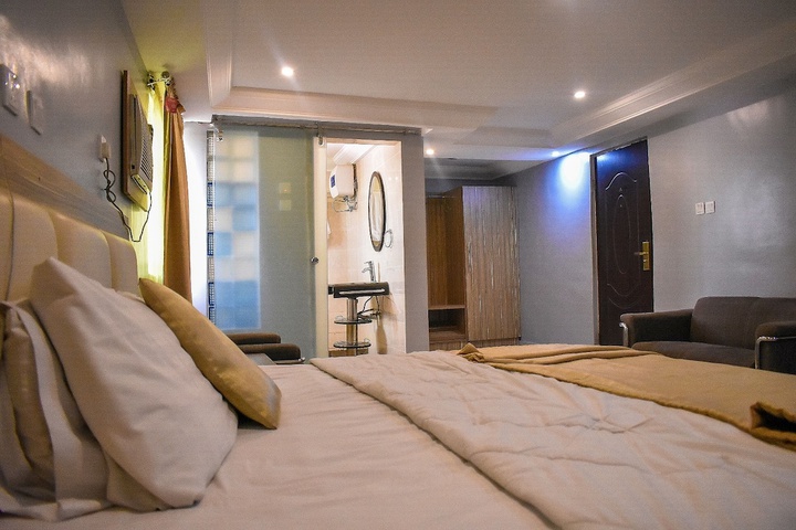 Room 19 of 41