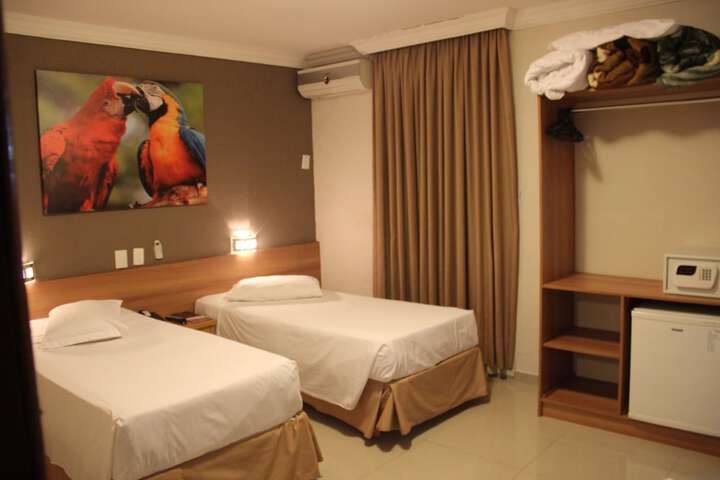 Room 13 of 81