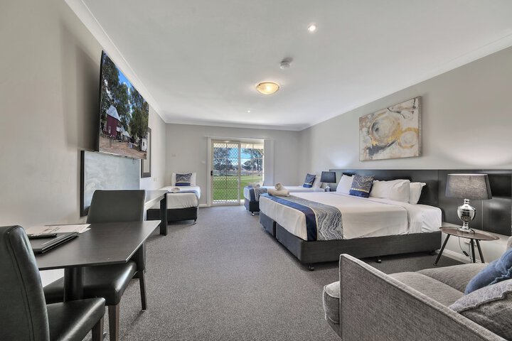 Room 42 of 157