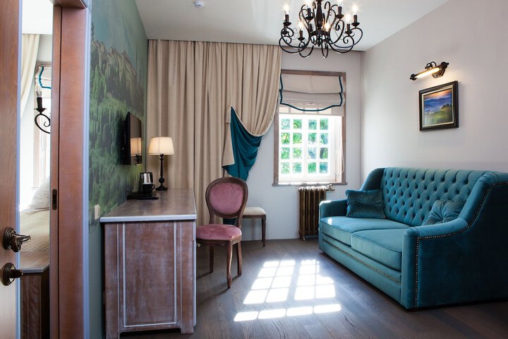 Room 16 of 40