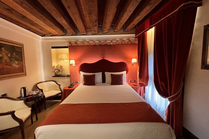 Room 107 of 290