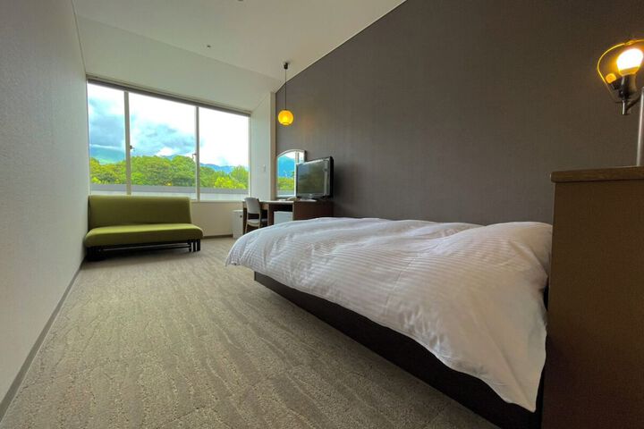 Room 9 of 36