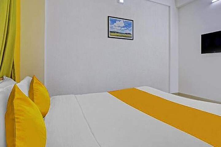 Room 12 of 22