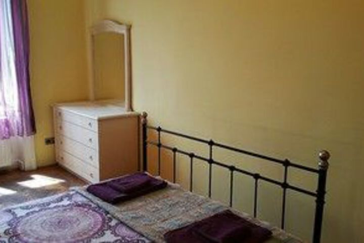 Room 25 of 39