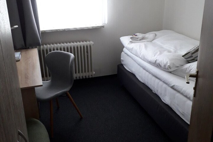 Room 4 of 46