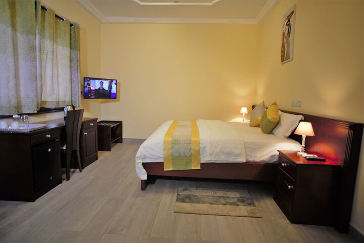 Room 8 of 48