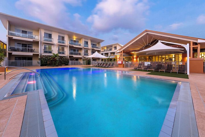 Hotel Pool