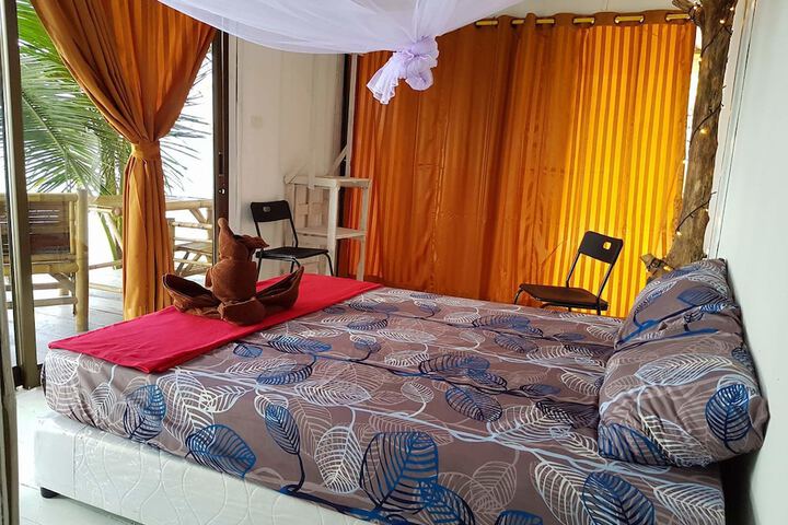 Room 9 of 78