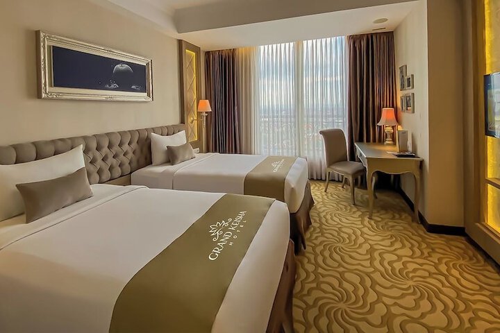 Room 4 of 33