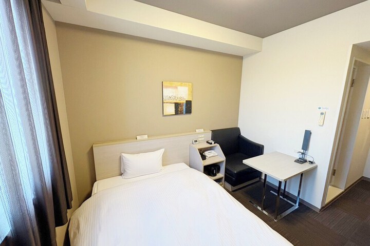 Room 6 of 35