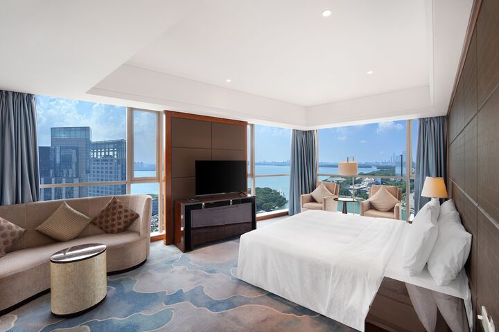 Room 20 of 104